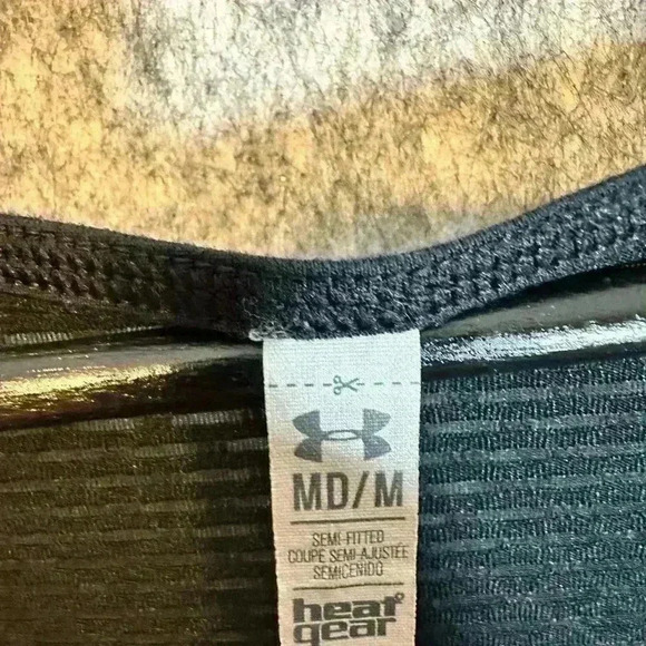 Under Armour Heat Gear Long Sleeve Running Top - Medium - Picture 6 of 6